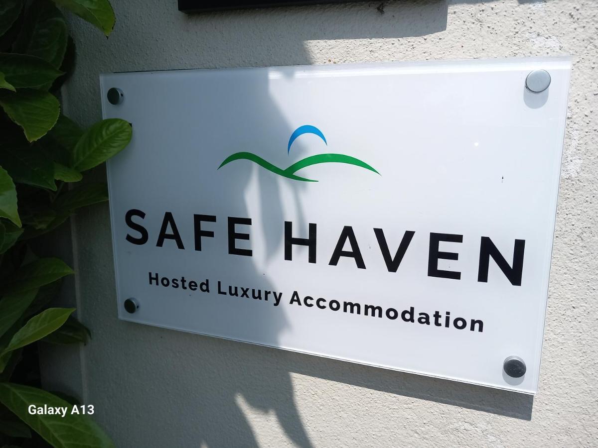 Safe Haven - Luxury Family Accommodation カーリングフォード エクステリア 写真